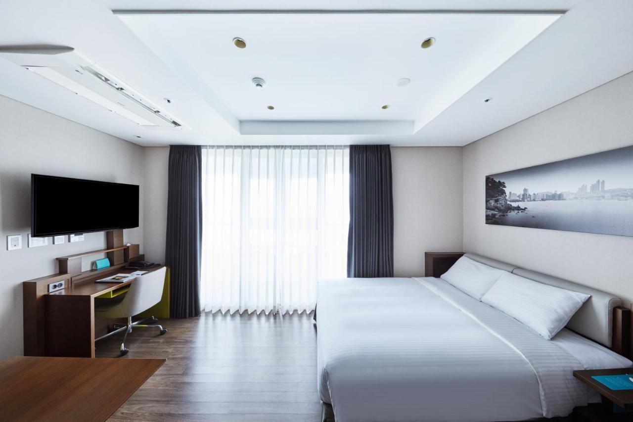 Felix By Stx Hotel & Suite Busan Exteriör bild