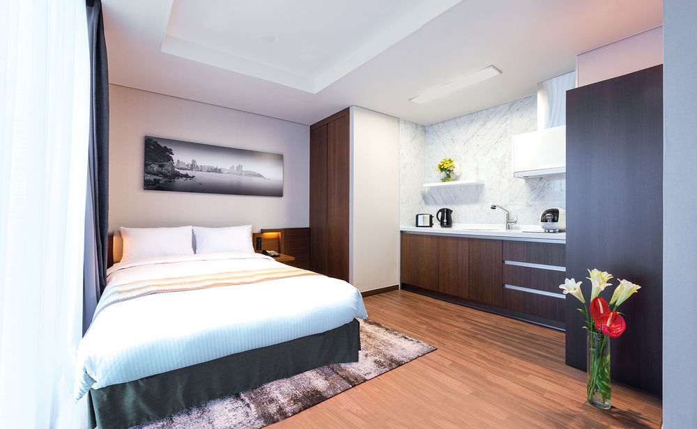 Felix By Stx Hotel & Suite Busan Exteriör bild